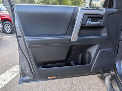 Used 2022 Toyota 4Runner SR5 Premium w/ Moonroof Package RWD image 12