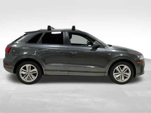 Used 2018 Audi Q3 2.0T Premium w/ Convenience Package AWD/4WD image 4