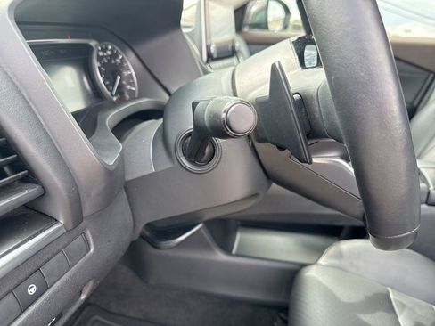 Used 2023 Nissan Rogue SV w/ SV Premium B Package FWD image 43