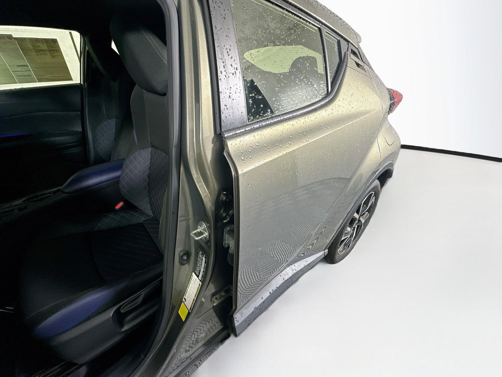 Used 2021 Toyota C-HR XLE FWD image 12