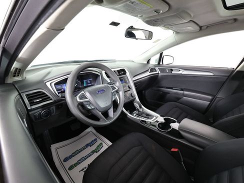 Used 2015 Ford Fusion SE FWD image 10