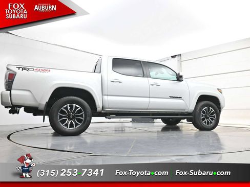 Used 2023 Toyota Tacoma TRD Sport w/ TRD Premium Sport Package AWD/4WD image 21