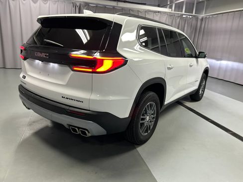 Used 2025 GMC Acadia Elevation FWD image 7