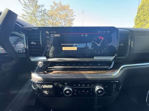 Used 2024 GMC Sierra 1500 SLE w/ Preferred Package AWD/4WD image 28