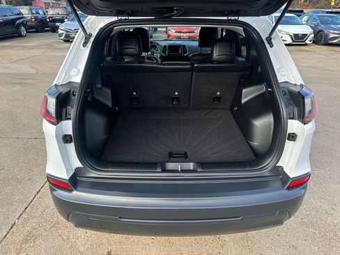 Used 2019 Jeep Cherokee Latitude Plus image 25