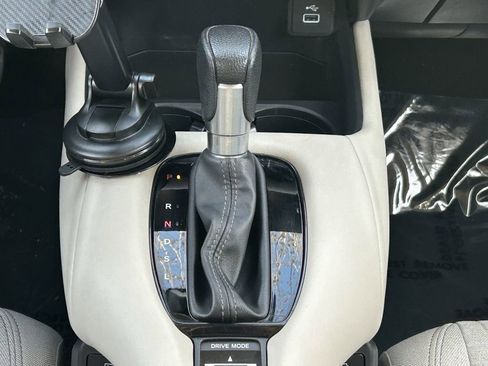 Used 2025 Honda HR-V LX image 17