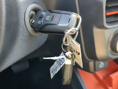 Certified 2024 Ford Maverick XLT w/ XLT Luxury Package image 25