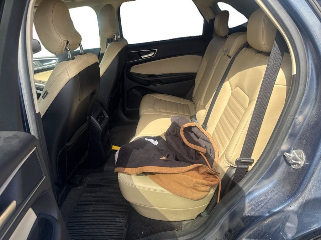 Used 2019 Ford Edge SEL w/ Cold Weather Package AWD/4WD image 5