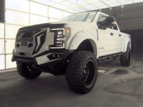 Used 2018 Ford F250 XLT w/ XLT Value Package AWD/4WD image 1