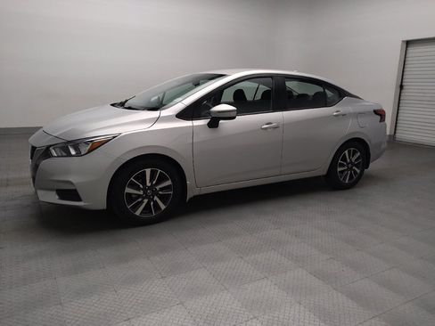 Used 2021 Nissan Versa SV FWD image 2