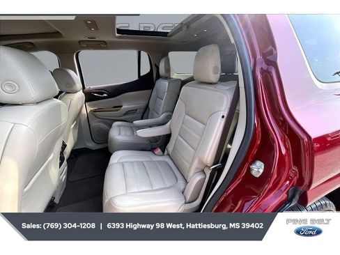 Used 2018 GMC Acadia Denali w/ Technology Package FWD image 19