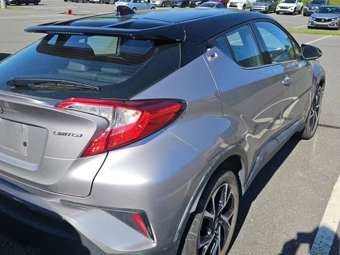 Used 2019 Toyota C-HR Limited FWD image 6