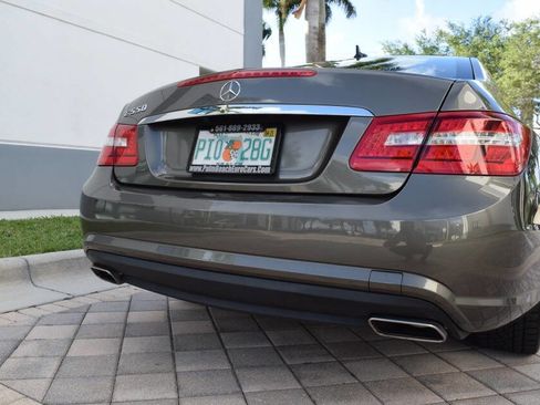 Used 2010 Mercedes-Benz E 550 Coupe image 19