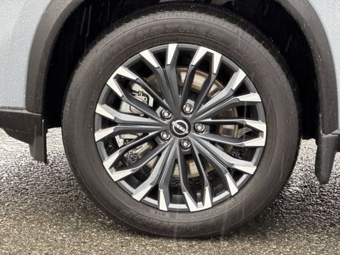 Used 2025 Nissan Rogue SL w/ Tech Package AWD/4WD image 30