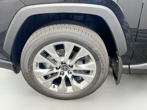 Used 2025 Toyota RAV4 XLE Premium image 13