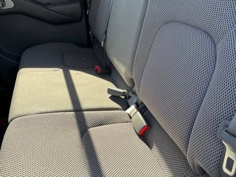 Used 2019 Nissan Frontier SV RWD image 10