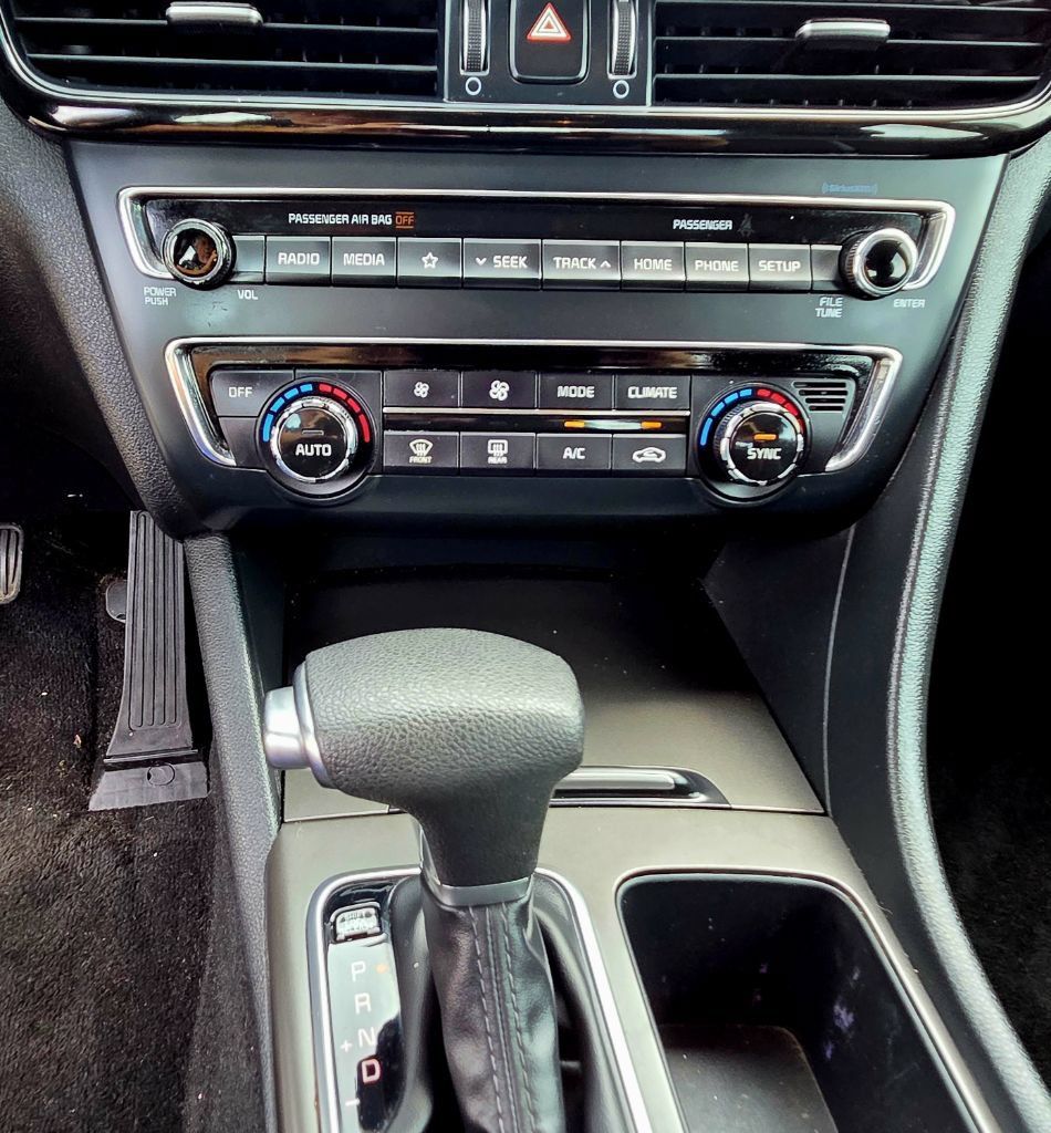 Used 2019 Kia Optima S FWD image 11