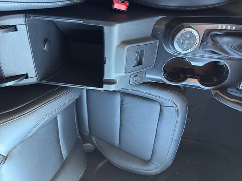 New 2025 Ford Bronco Badlands image 25