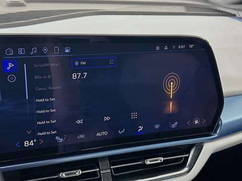 Used 2025 Chevrolet Equinox EV LT image 19