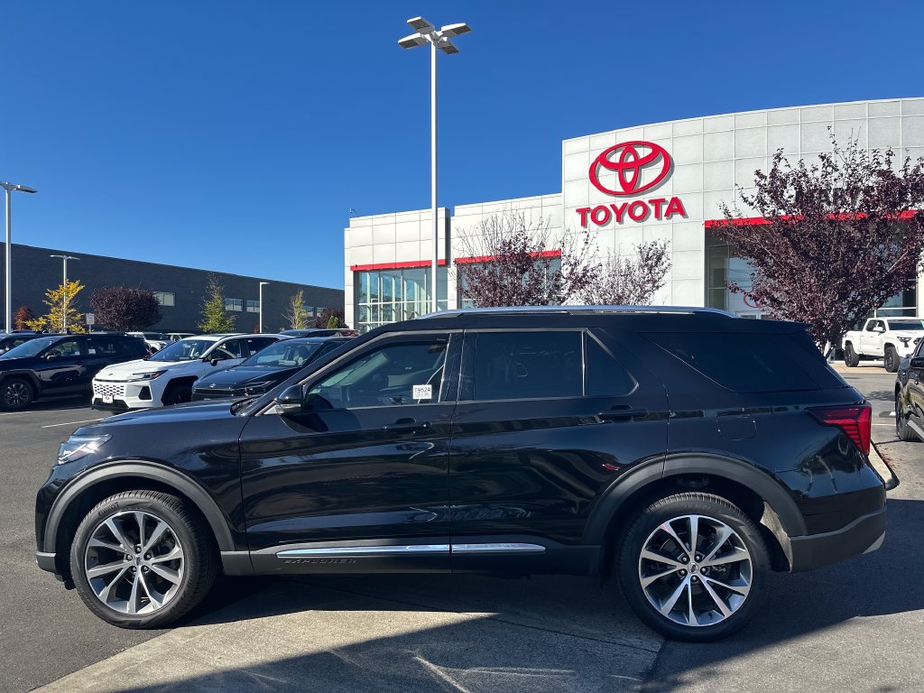 Used 2025 Ford Explorer Platinum w/ Ultimate Package AWD/4WD image 2