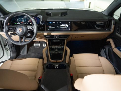 Certified 2026 Porsche Cayenne S AWD/4WD image 23
