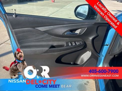 Used 2025 Buick Envista Sport Touring image 12