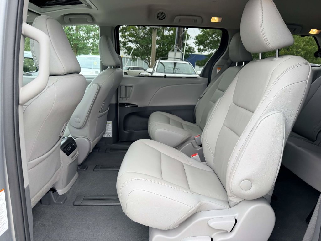 Certified 2020 Toyota Sienna XLE w/ XLE Navigation Package AWD/4WD image 16