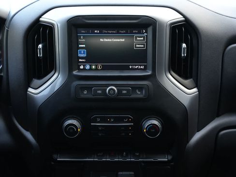 Used 2020 Chevrolet Silverado 1500 Custom w/ Custom Value Package RWD image 12