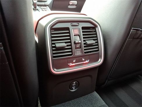 Used 2024 Porsche Macan S image 10