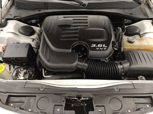 Used 2019 Chrysler 300 S RWD image 30