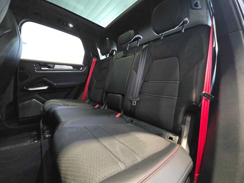 Used 2025 Porsche Cayenne GTS AWD/4WD image 19