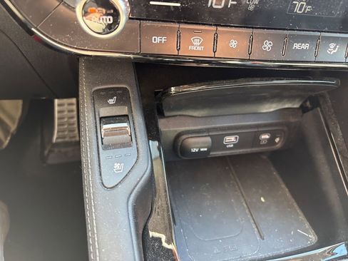 Certified 2024 Kia Telluride SX Prestige w/ Towing Package AWD/4WD image 21