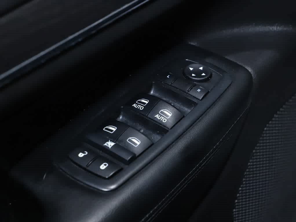 Used 2018 Jeep Grand Cherokee Limited AWD/4WD image 17
