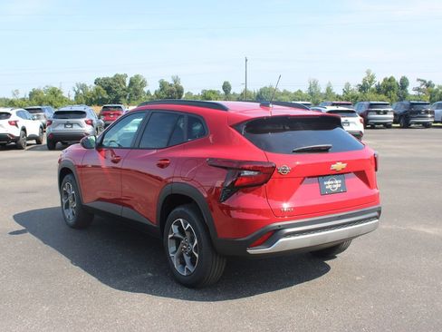 New 2026 Chevrolet Trax LT w/ Driver Confidence Package FWD image 7