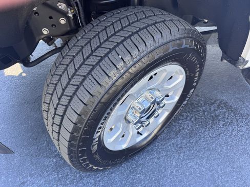 Used 2024 Ford F250 XLT image 12