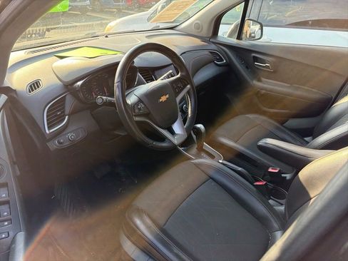 Used 2020 Chevrolet Trax LT w/ Redline Edition image 11