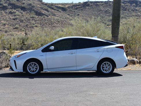 Used 2022 Toyota Prius LE FWD image 6