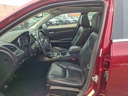 Used 2020 Chrysler 300 Limited AWD/4WD image 22