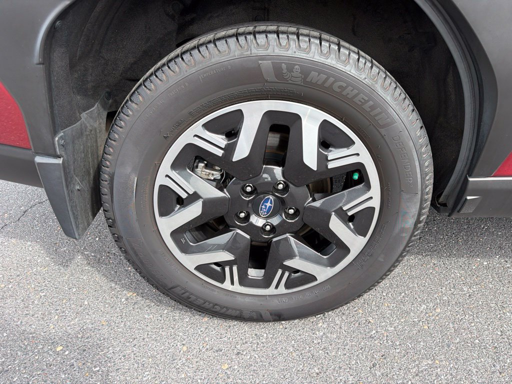 Certified 2025 Subaru Forester Premium AWD/4WD image 11