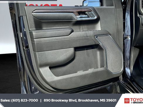 Used 2024 GMC Sierra 1500 SLT AWD/4WD image 17
