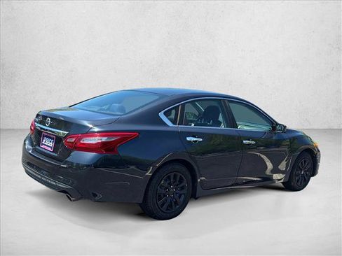 Used 2018 Nissan Altima 2.5 S w/ S Convenience Package FWD image 5