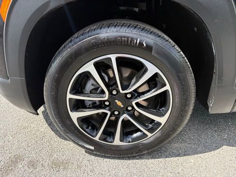 Used 2025 Chevrolet TrailBlazer LT AWD/4WD image 13