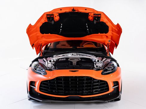 Used 2025 Aston Martin DBX 707 image 45