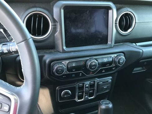 Used 2023 Jeep Wrangler Unlimited Sahara AWD/4WD image 8
