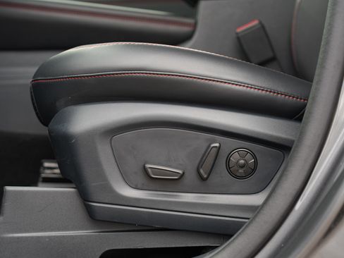 Used 2025 Ford Explorer ST-Line w/ Premium Package image 19