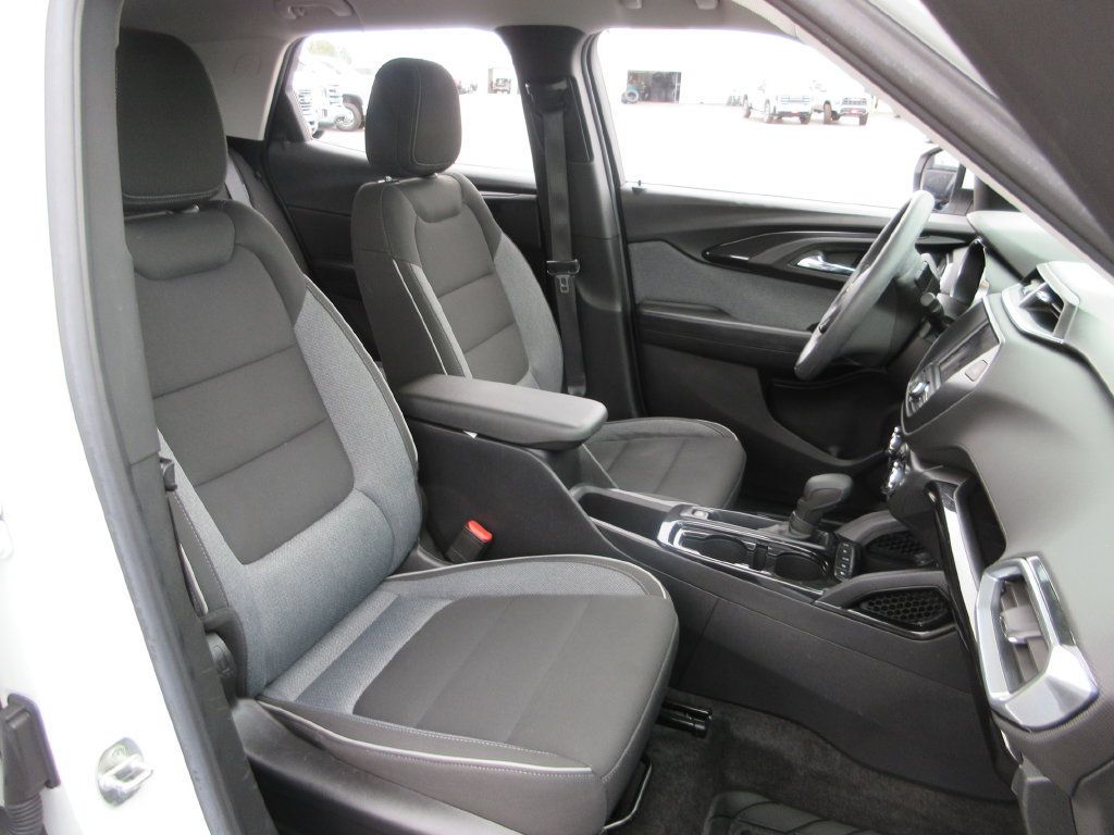 Certified 2022 Chevrolet TrailBlazer LT w/ Confidence II Package FWD image 21