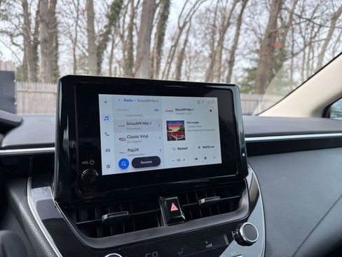 Used 2025 Toyota Corolla LE image 20