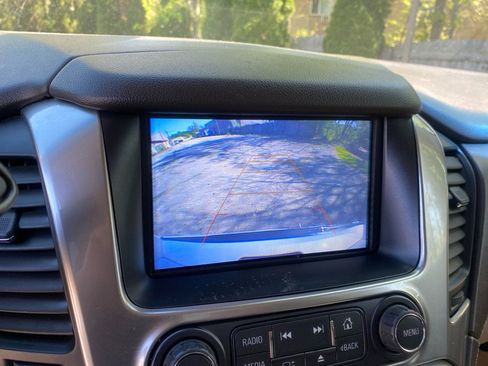 Used 2020 Chevrolet Suburban Premier AWD/4WD image 17