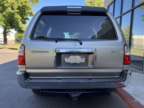 Used 2002 Toyota 4Runner SR5 RWD image 4