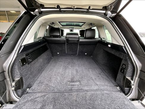 Used 2020 Land Rover Range Rover HSE image 17